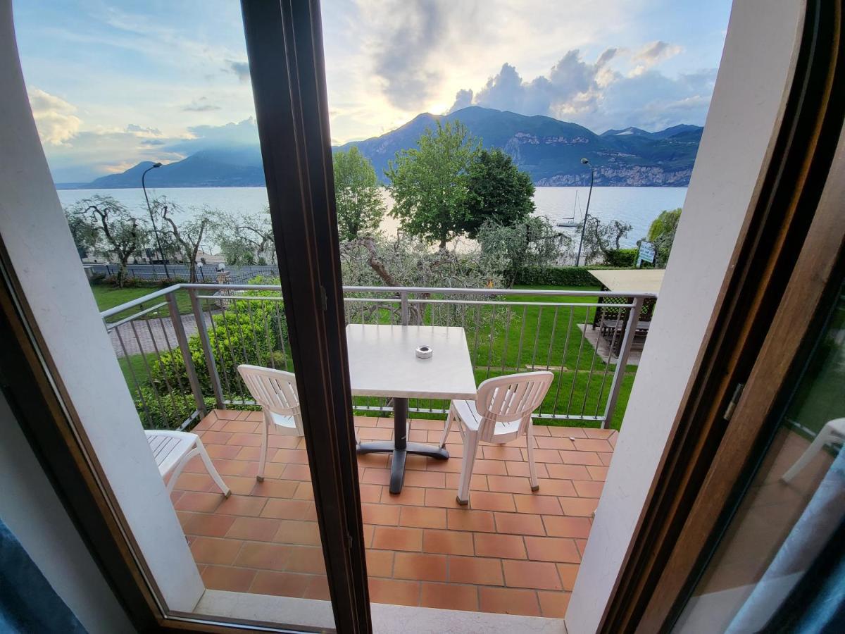 Residence Villa Margherita Бренцоне-суль-Гарда Екстер'єр фото