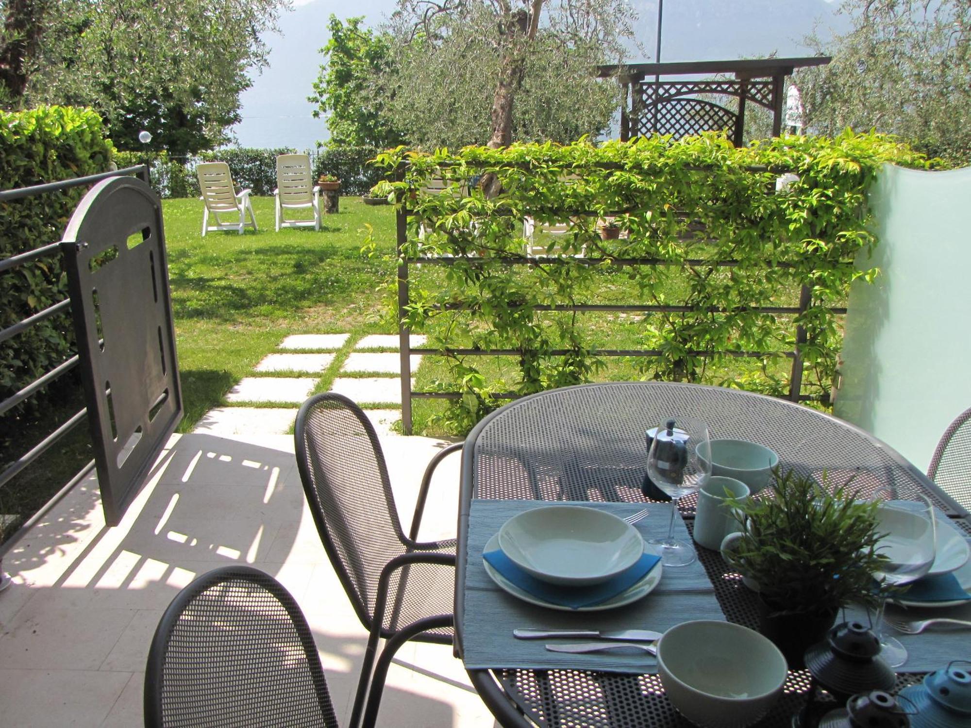 Residence Villa Margherita Бренцоне-суль-Гарда Екстер'єр фото