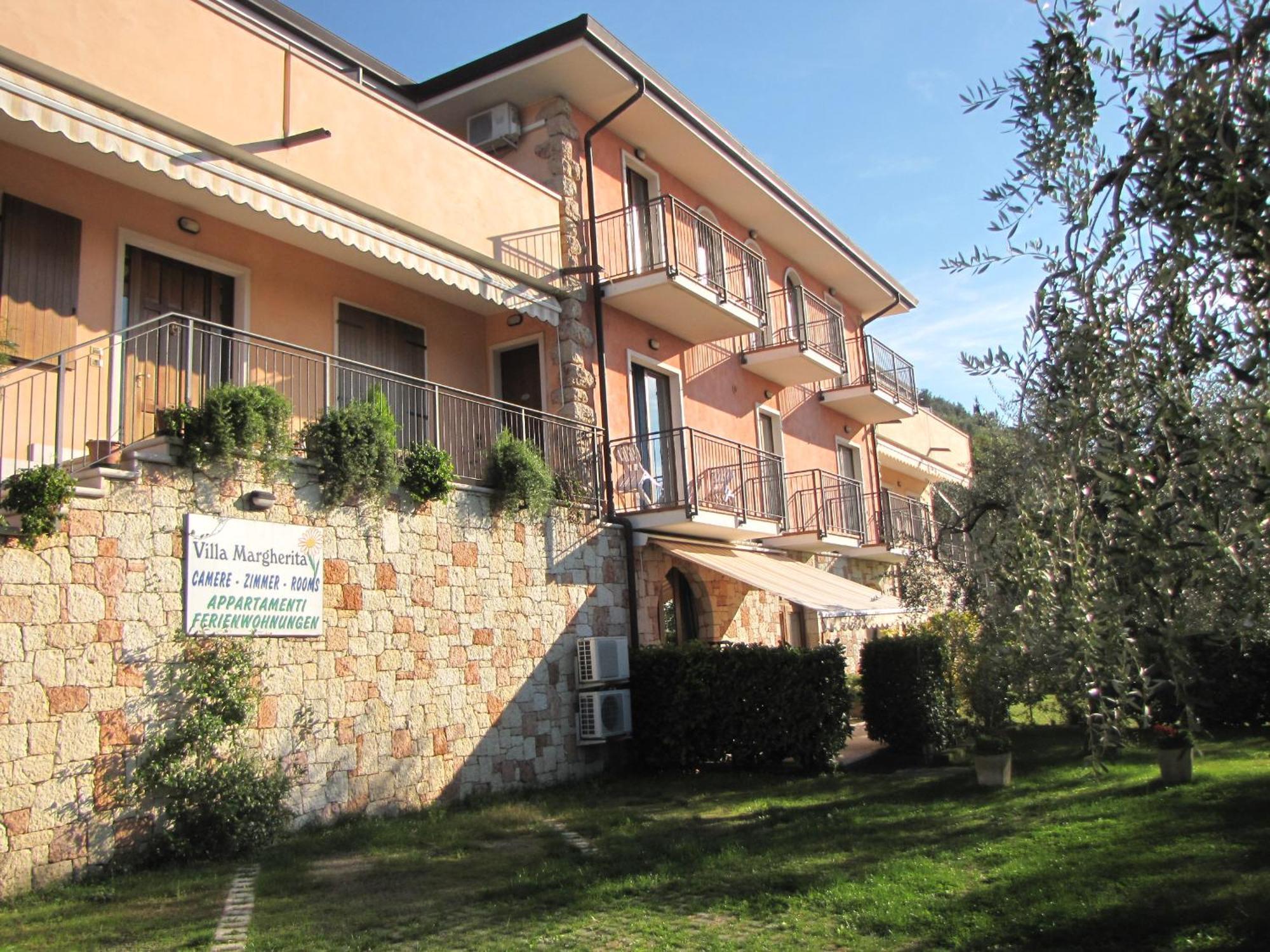 Residence Villa Margherita Бренцоне-суль-Гарда Екстер'єр фото