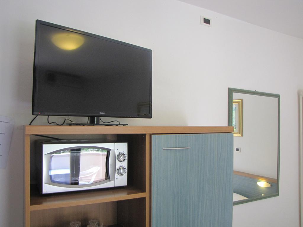 Residence Villa Margherita Бренцоне-суль-Гарда Екстер'єр фото