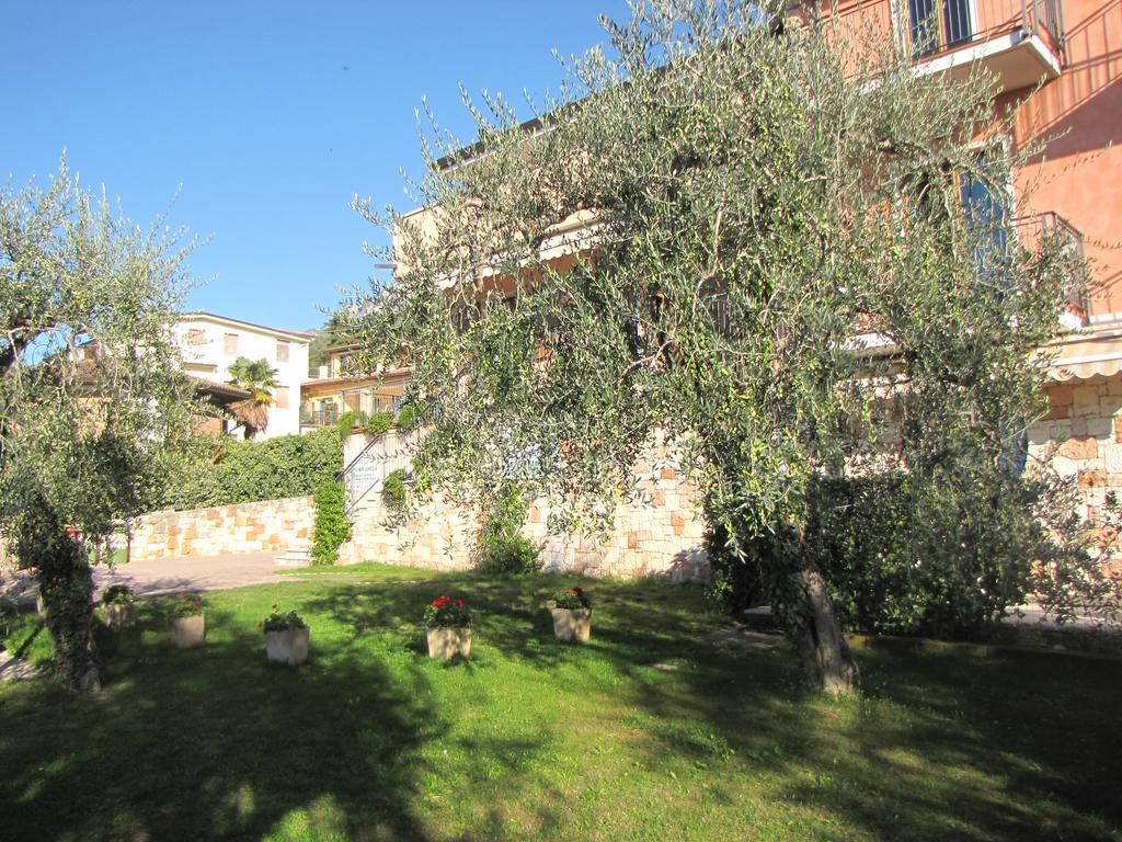 Residence Villa Margherita Бренцоне-суль-Гарда Екстер'єр фото