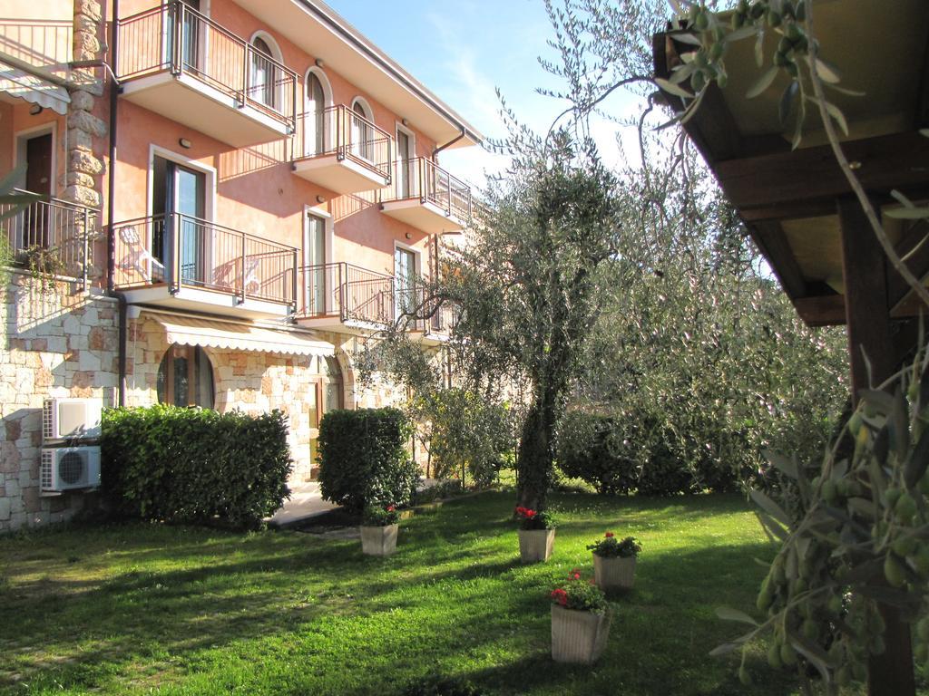 Residence Villa Margherita Бренцоне-суль-Гарда Екстер'єр фото
